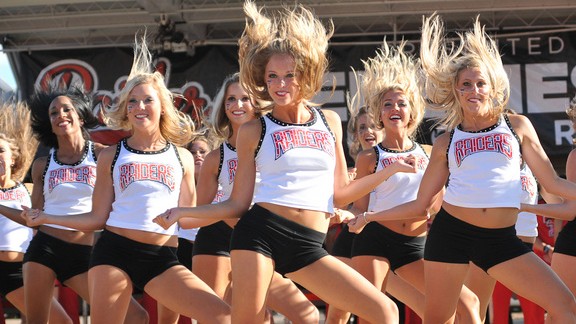 Raiders Cheerleader Went Viral During Preseason Debut