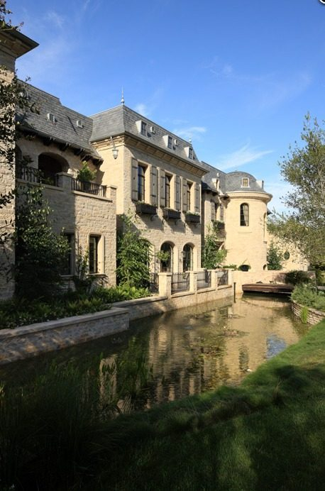 Tom Brady House California Moat 8010