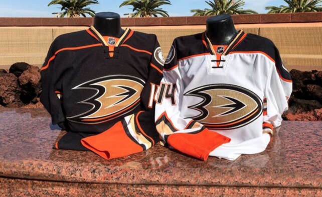 PHOTO: Mighty Ducks jerseys hang in Anaheim dressing room again