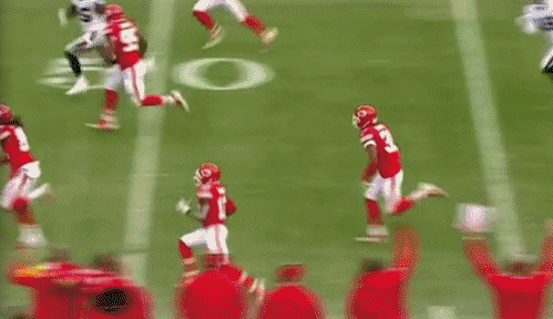 Kansas City Chiefs running back De'Anthony Thomas (13) returned a second  quarter punt 41 ya…